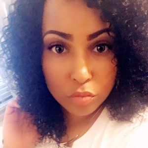 Meet your Posher, Vanessa